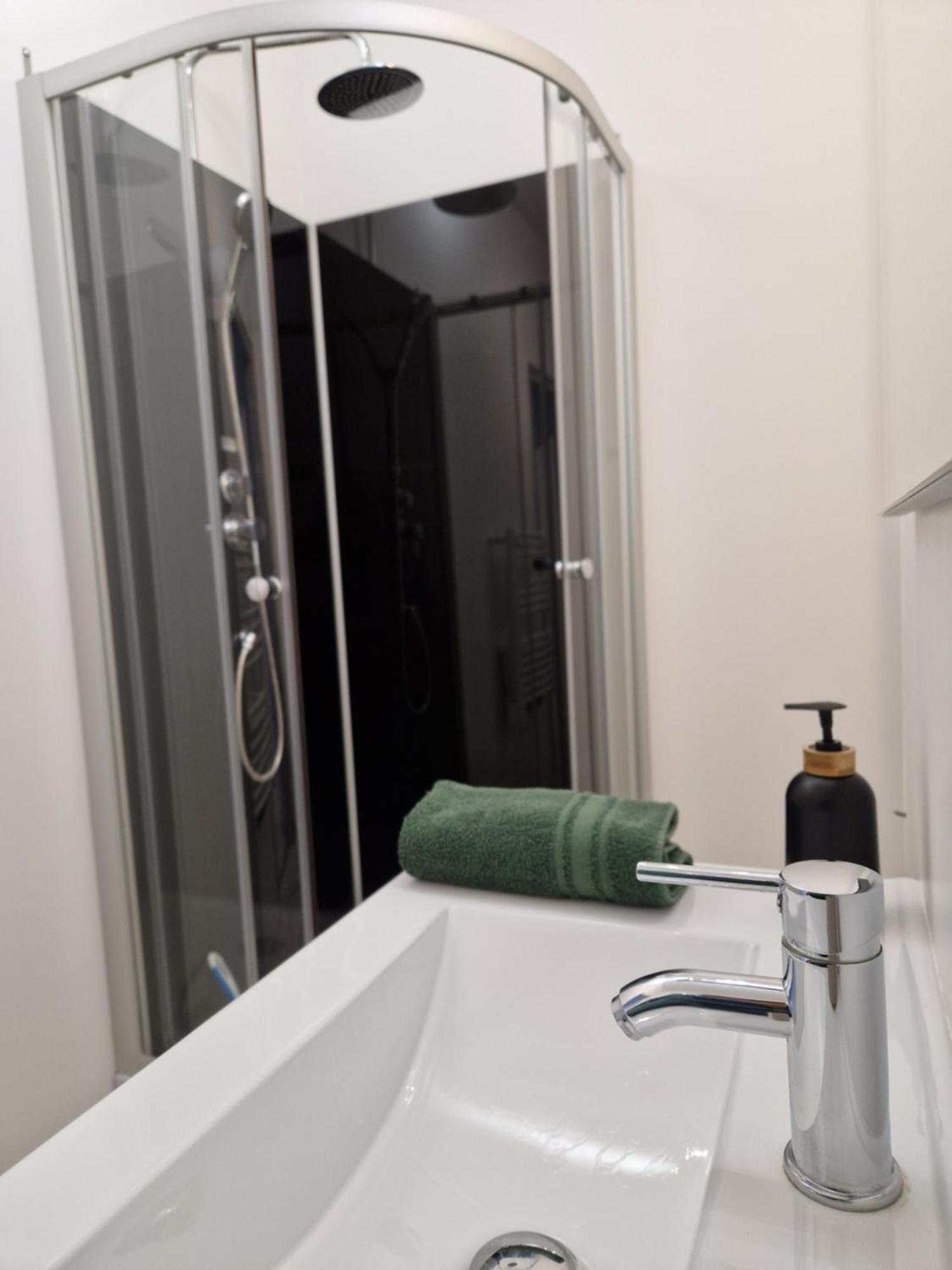 Les Appartements De Lucie Eaux-Bonnes Exteriör bild